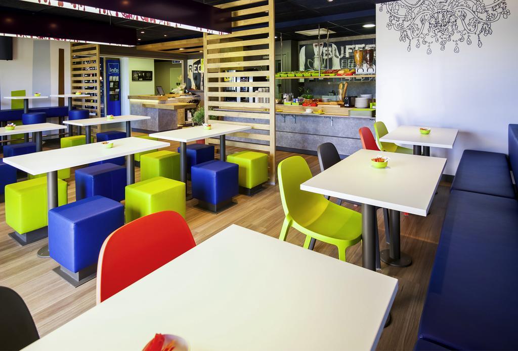 Ibis Budget Porte De Camargue Saint-Martin-de-Crau Exterior photo
